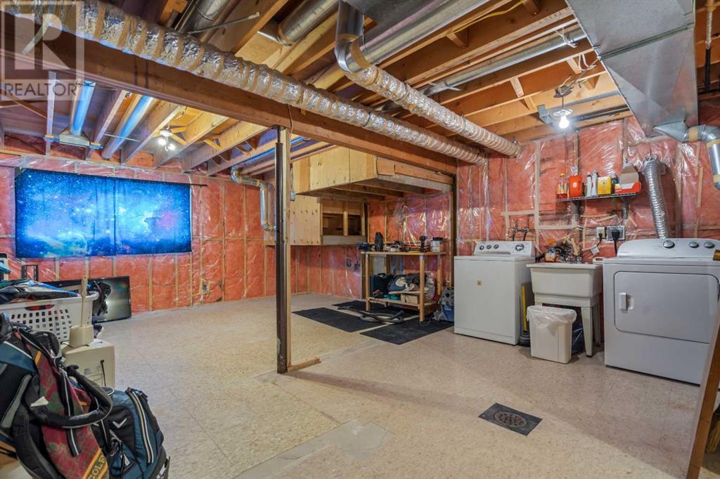 Single Family House Bi-level for Sale in  Bermuda Way NW Beddington Heights Calgary 