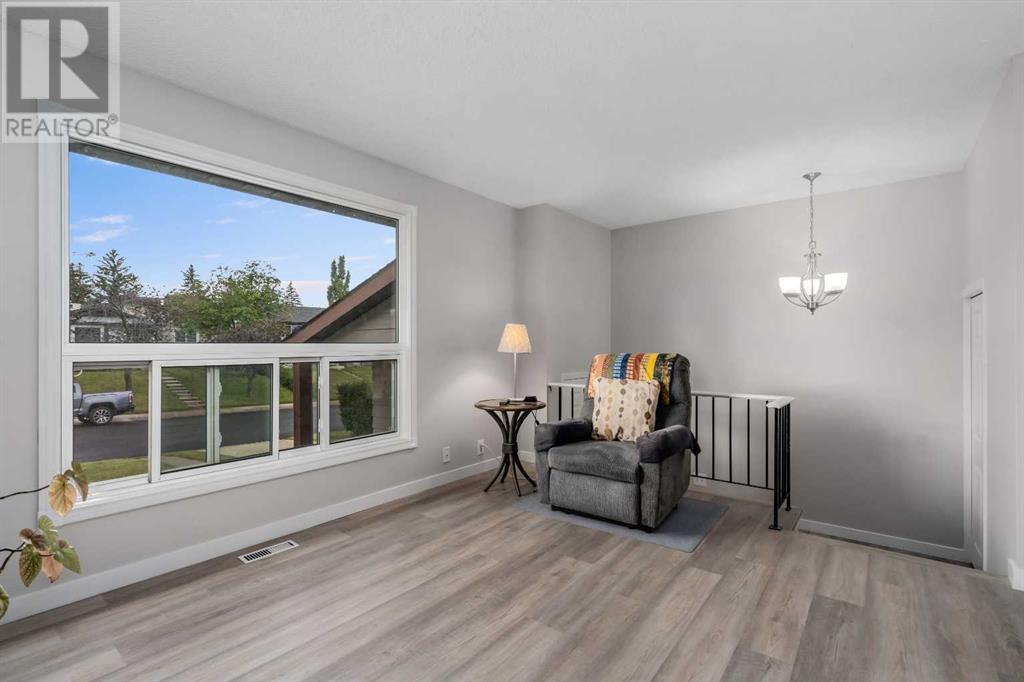 Single Family House Bi-level for Sale in  Bermuda Way NW Beddington Heights Calgary 