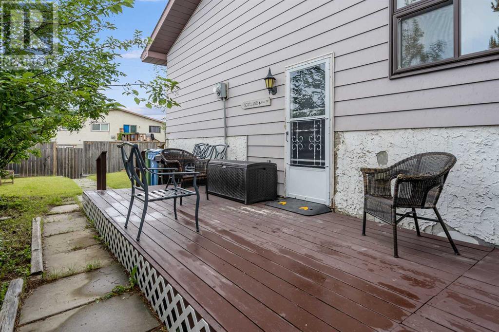 Single Family House Bi-level for Sale in  Bermuda Way NW Beddington Heights Calgary 