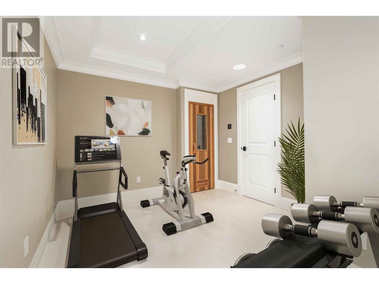 3918 SOUTHRIDGE AVENUE, West Vancouver