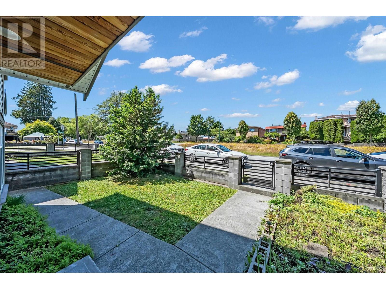 Photo 3 of 4078 Boundary Road, Burnaby BC