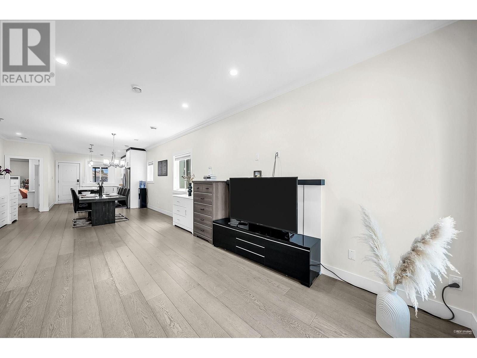 Photo 8 of 4078 Boundary Road, Burnaby BC