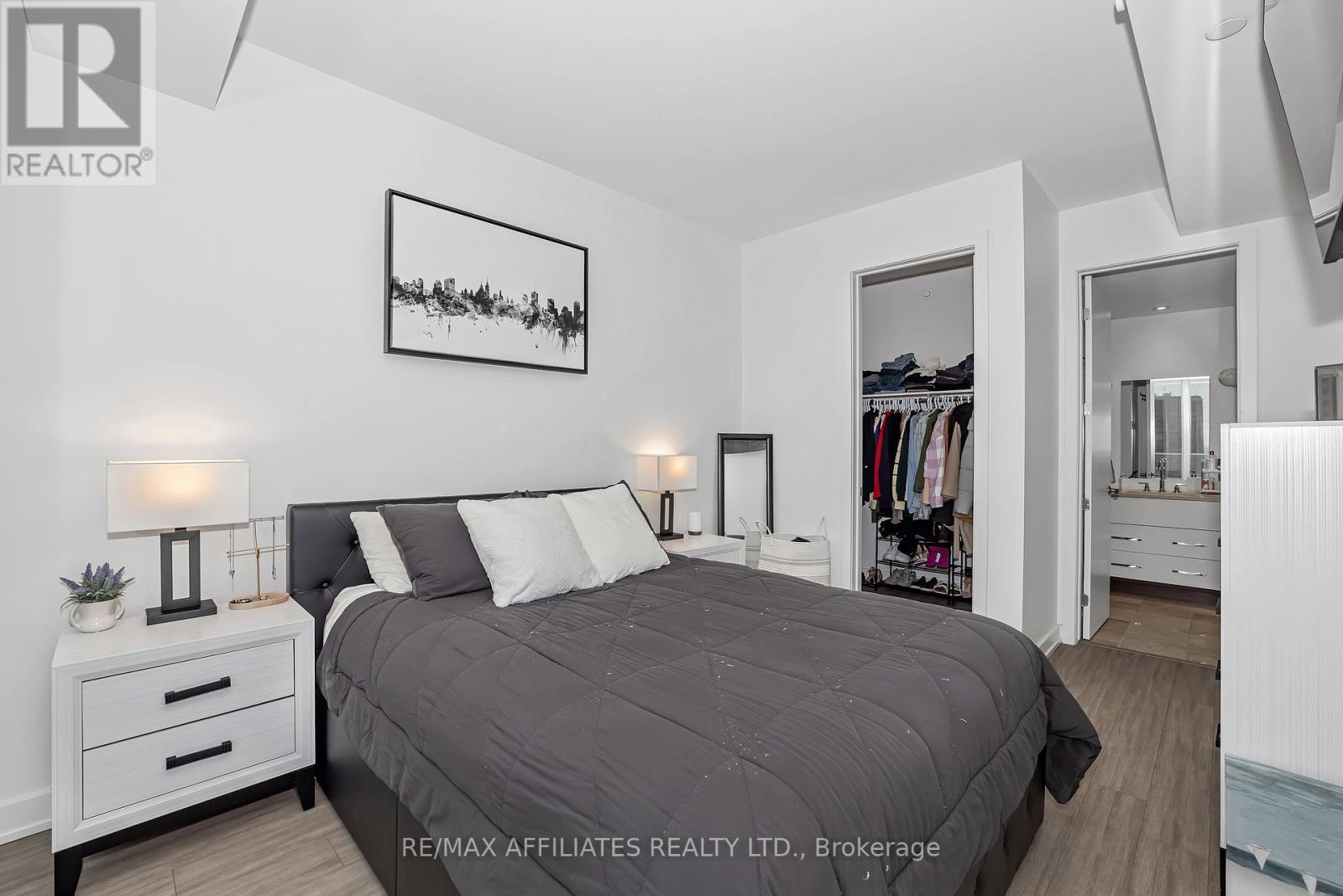 Photo 2 of 1807 111 Champagne Avenue S, Ottawa ON