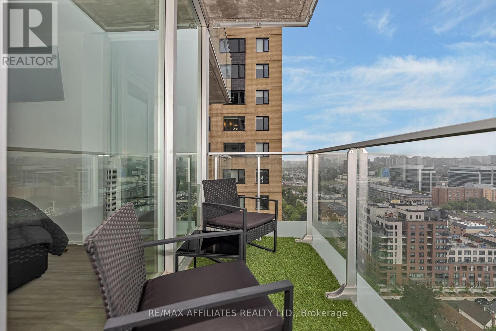 Photo 3 of 1807 111 Champagne Avenue S, Ottawa ON