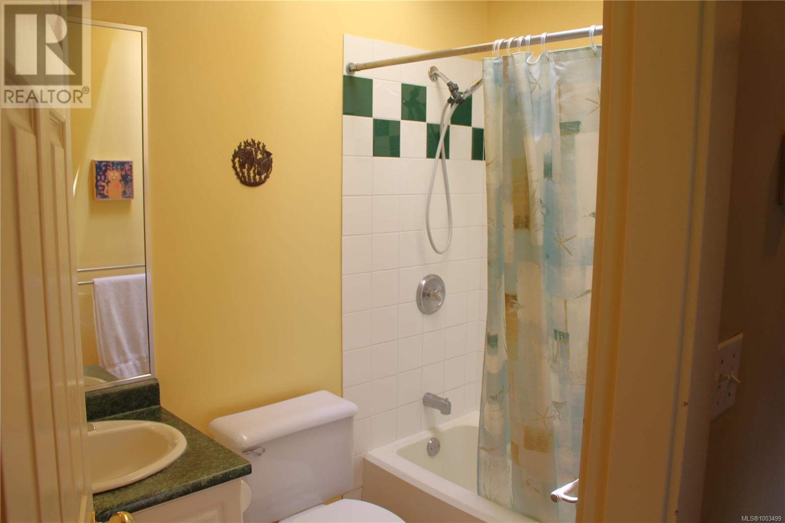 Single Family House for Sale in  St. Charles St Victoria 