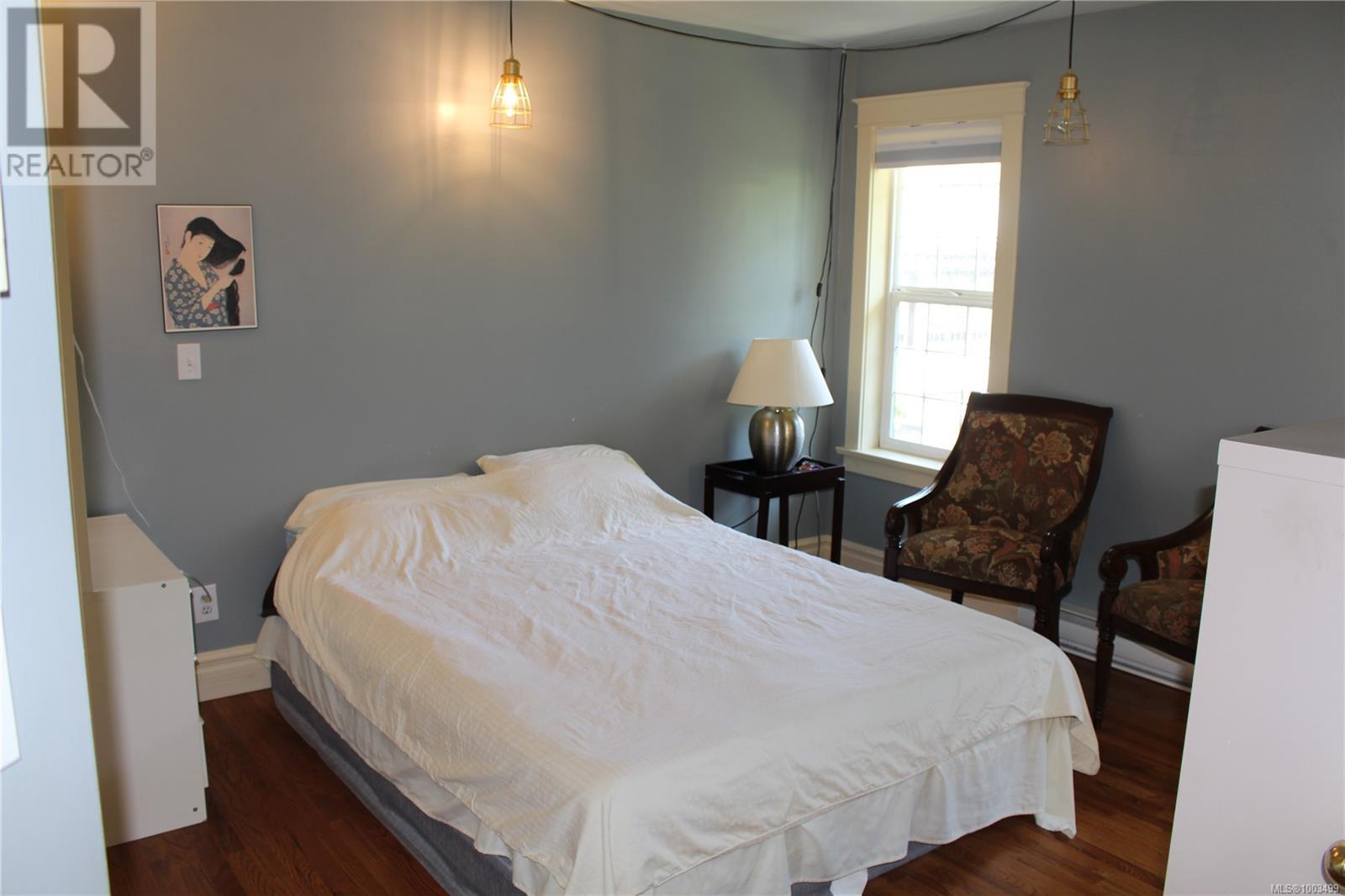 Single Family House for Sale in  St. Charles St Victoria 