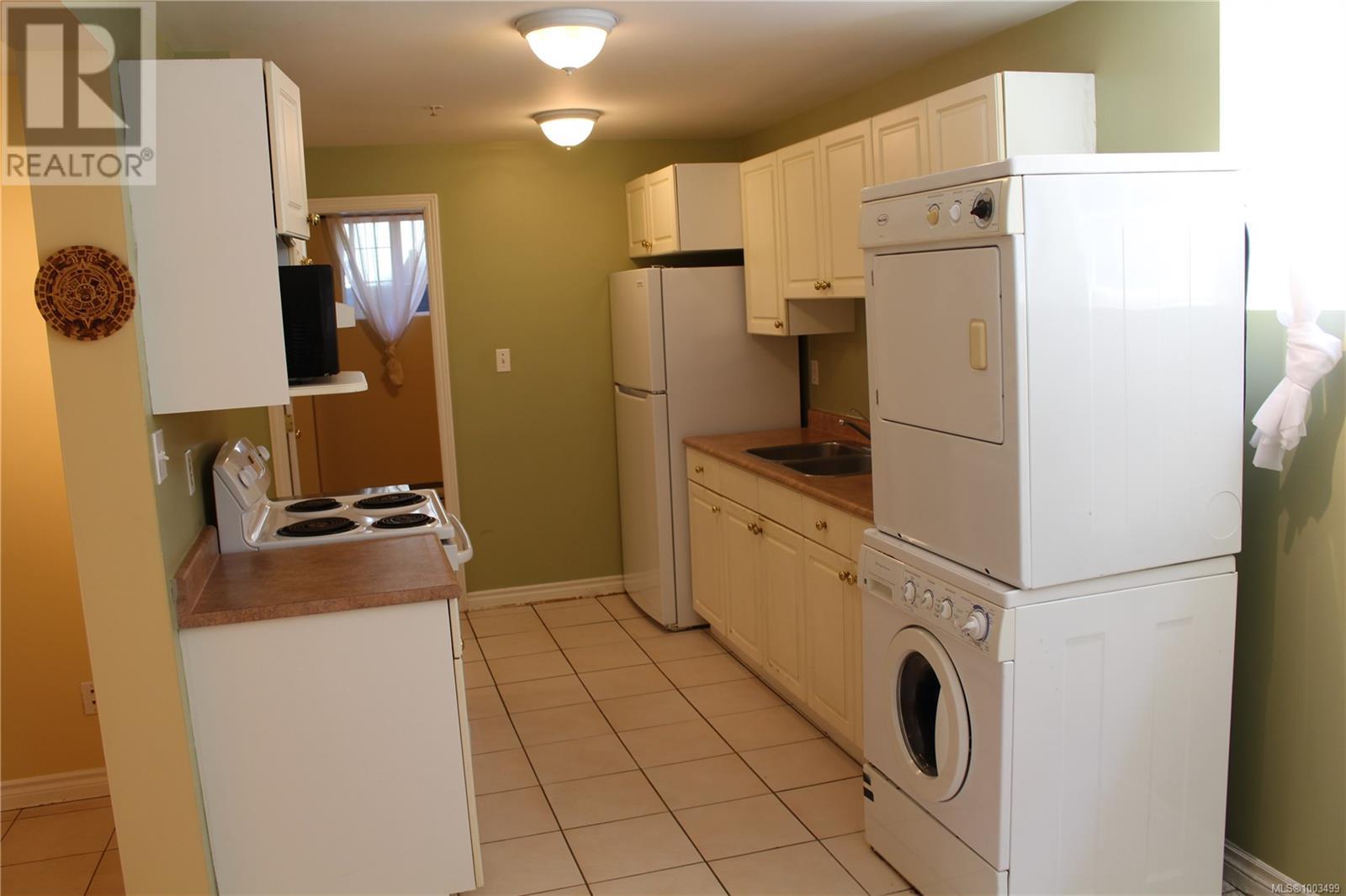 Single Family House for Sale in  St. Charles St Victoria 