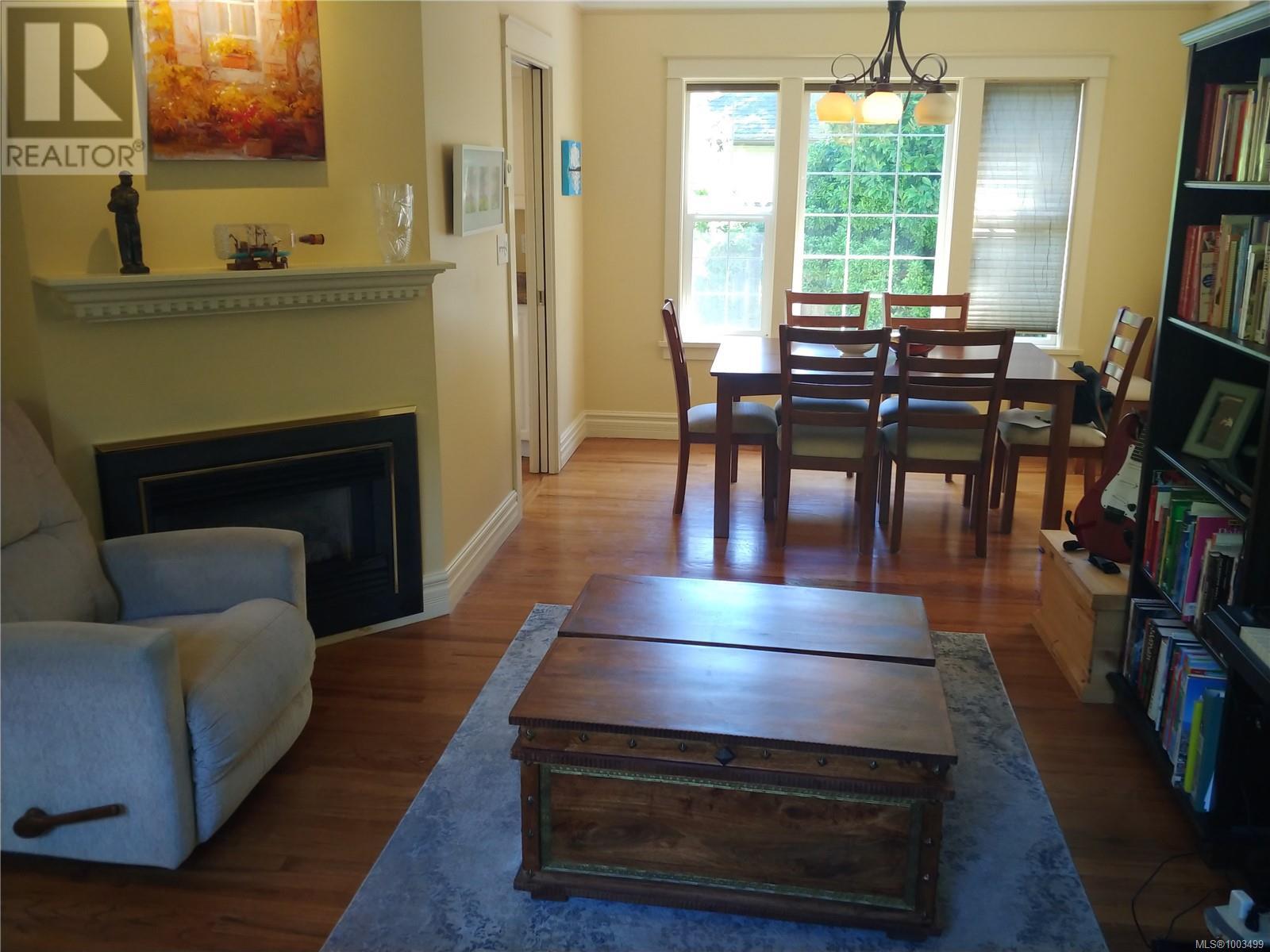Single Family House for Sale in  St. Charles St Victoria 