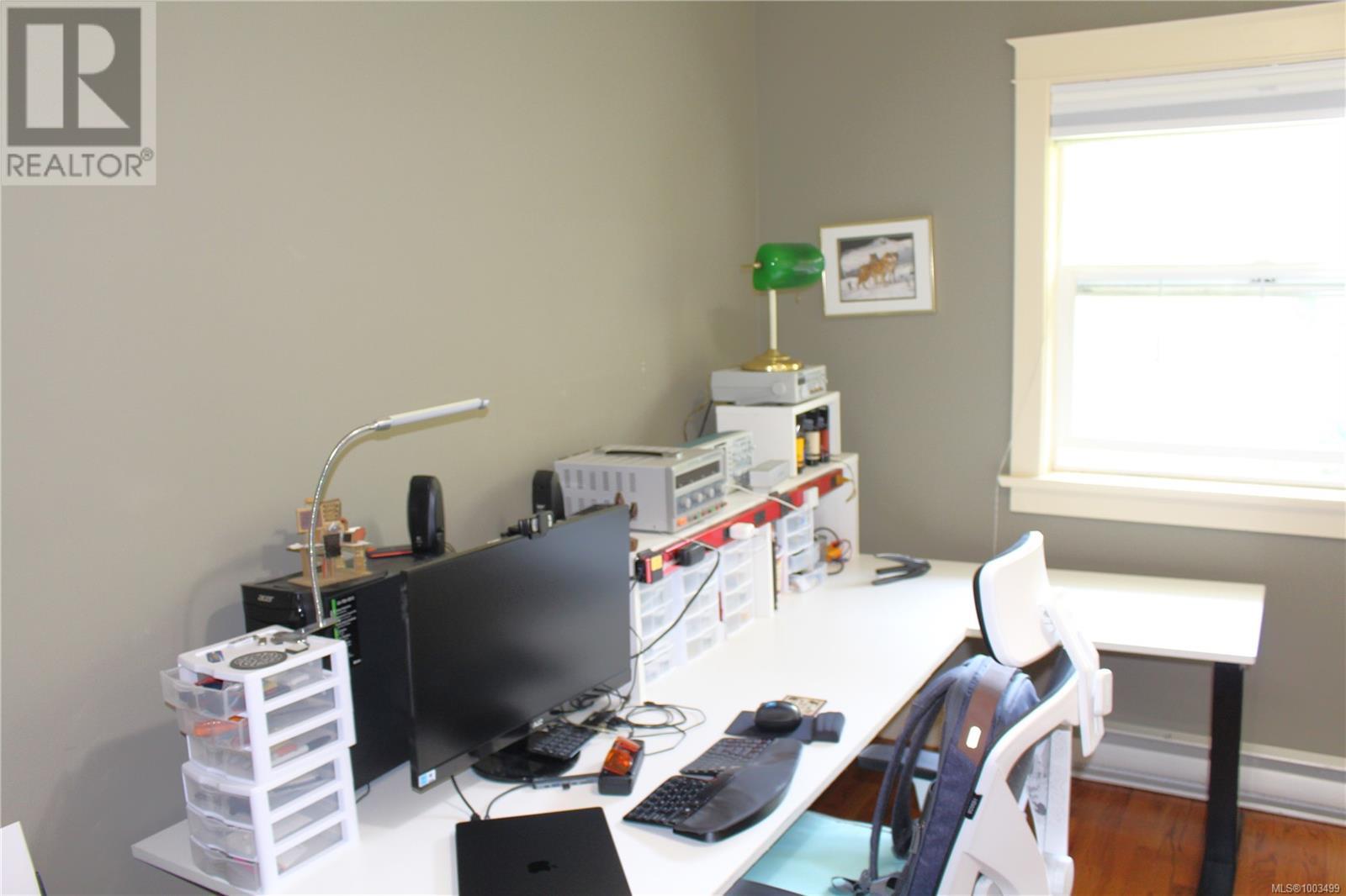 Single Family House for Sale in  St. Charles St Victoria 