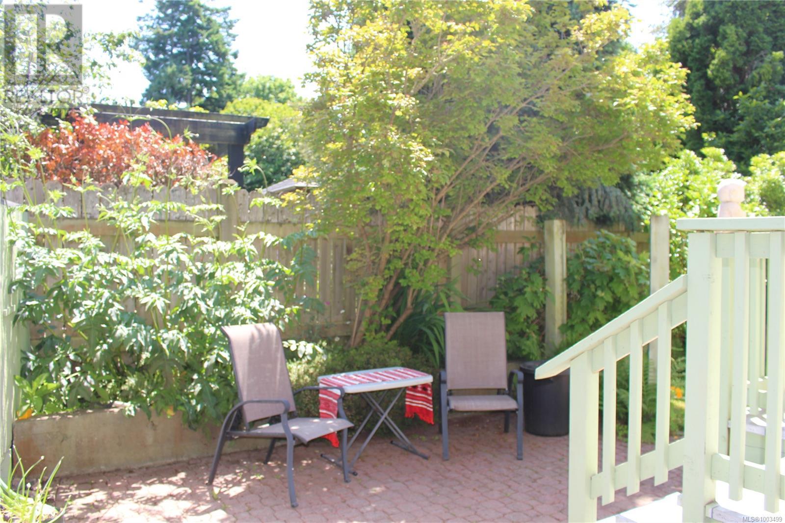 Single Family House for Sale in  St. Charles St Victoria 