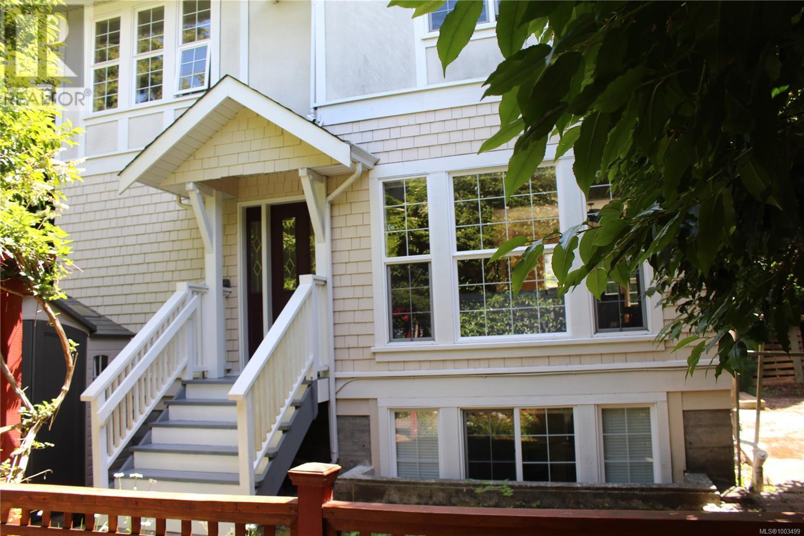 1046 St. Charles St, Victoria, British Columbia