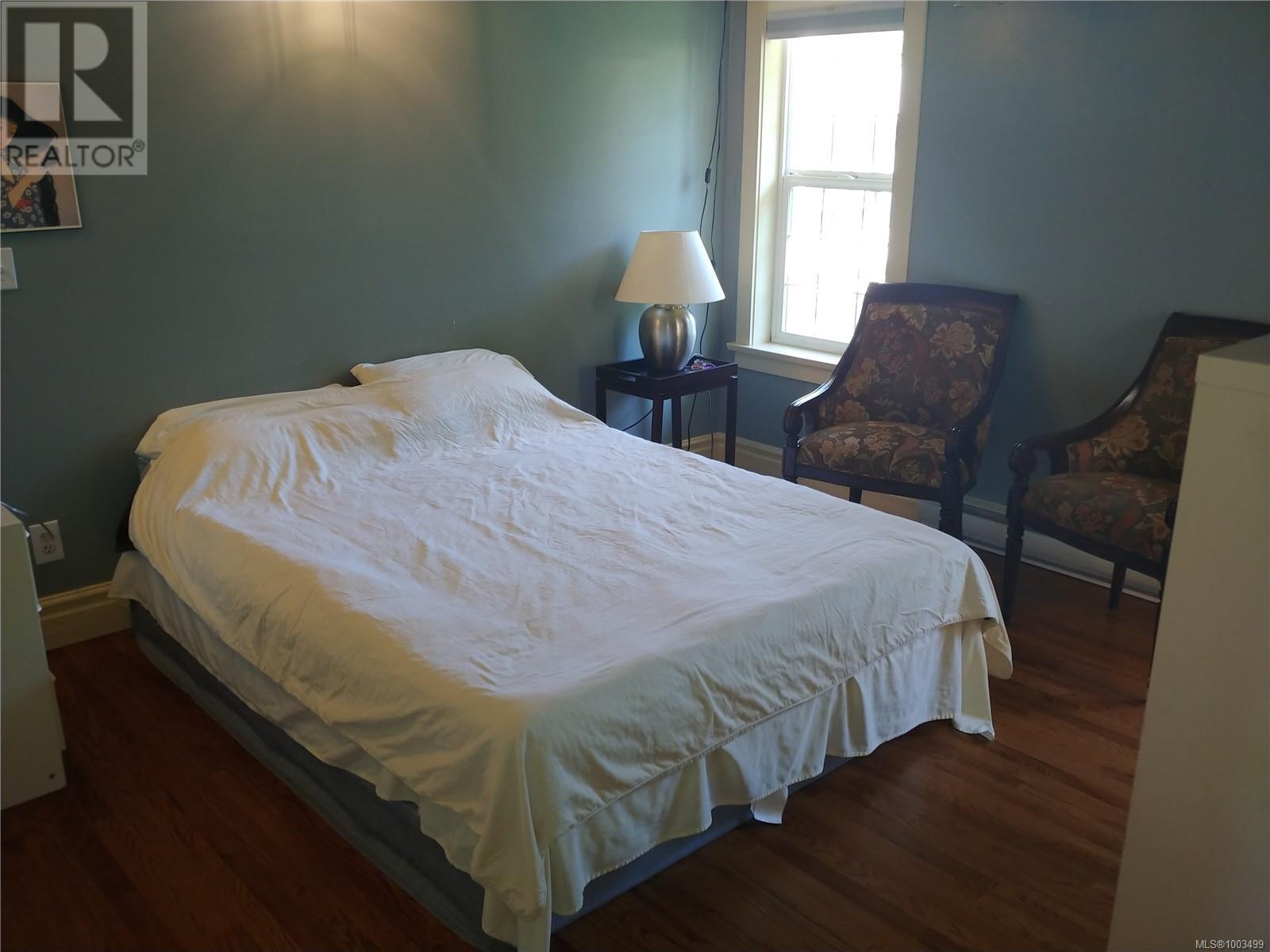 Single Family House for Sale in  St. Charles St Victoria 