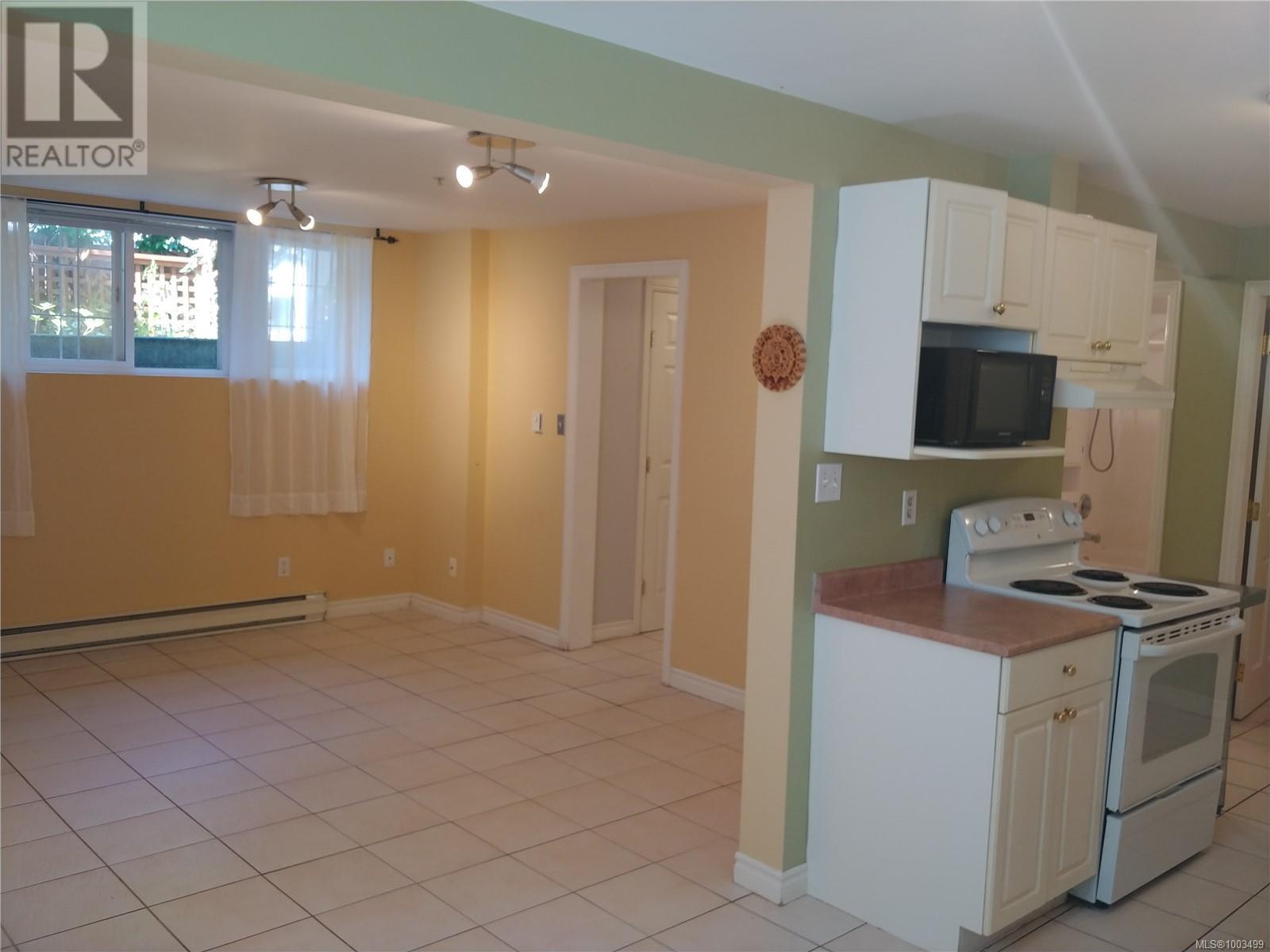 Single Family House for Sale in  St. Charles St Victoria 