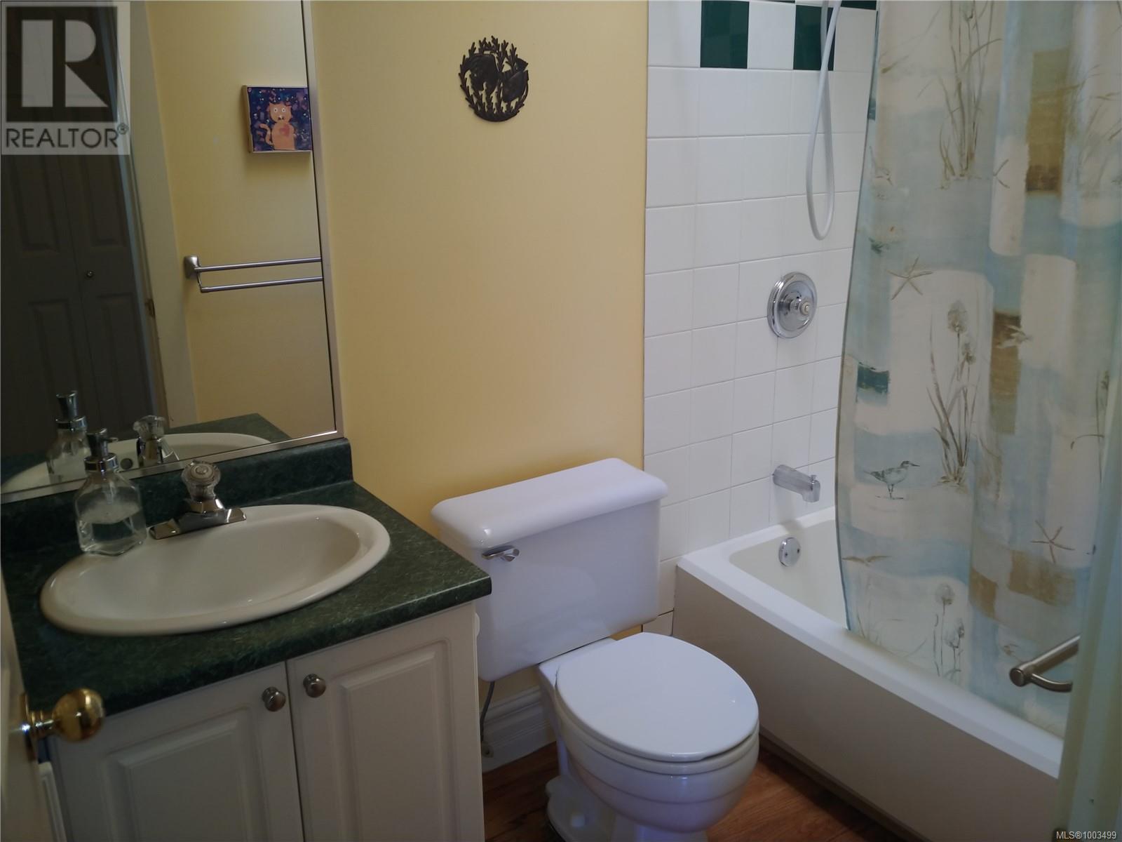 Single Family House for Sale in  St. Charles St Victoria 