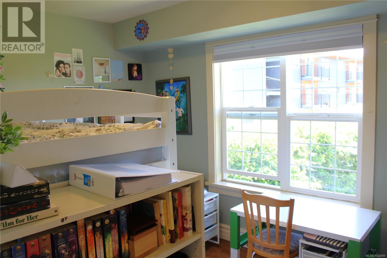 Single Family House for Sale in  St. Charles St Victoria 