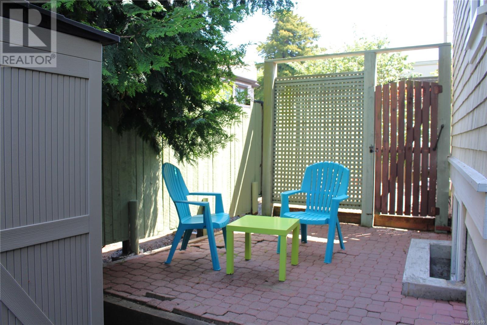 Single Family House for Sale in  St. Charles St Victoria 