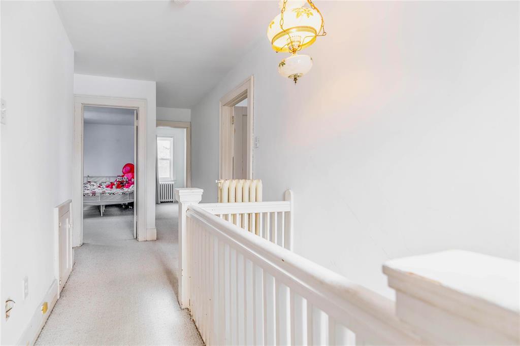 Photo 3 of 224 Dunkirk Drive, Winnipeg MB