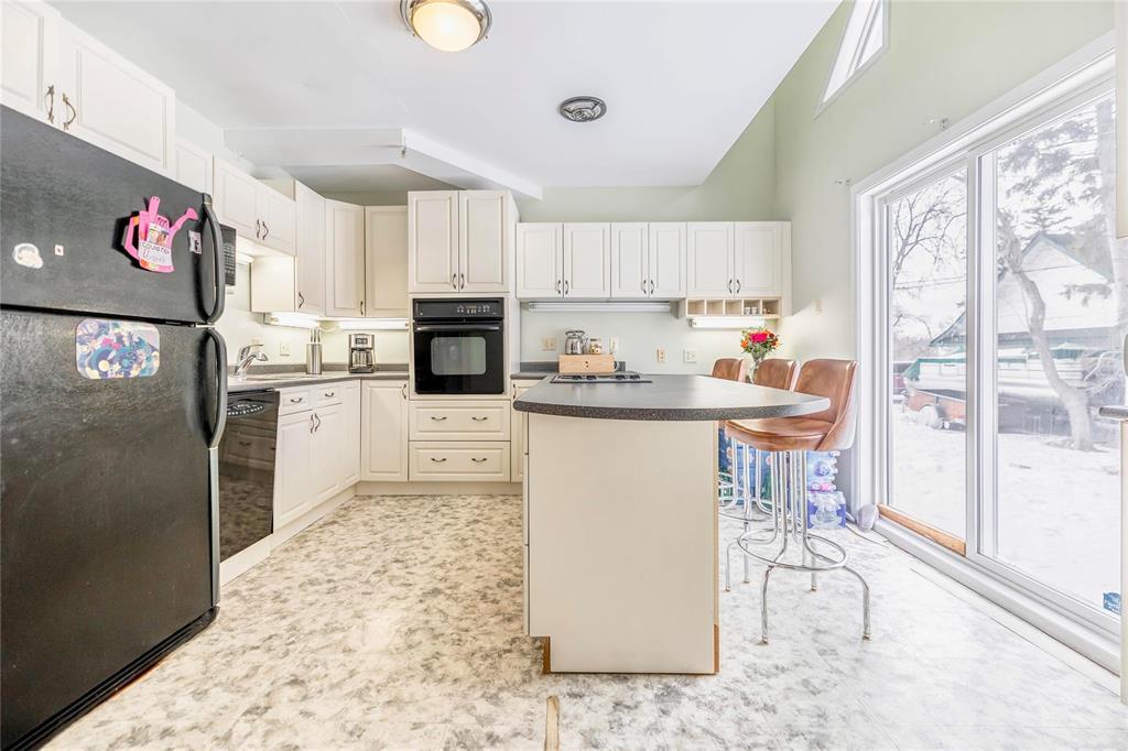 Photo 10 of 224 Dunkirk Drive, Winnipeg MB