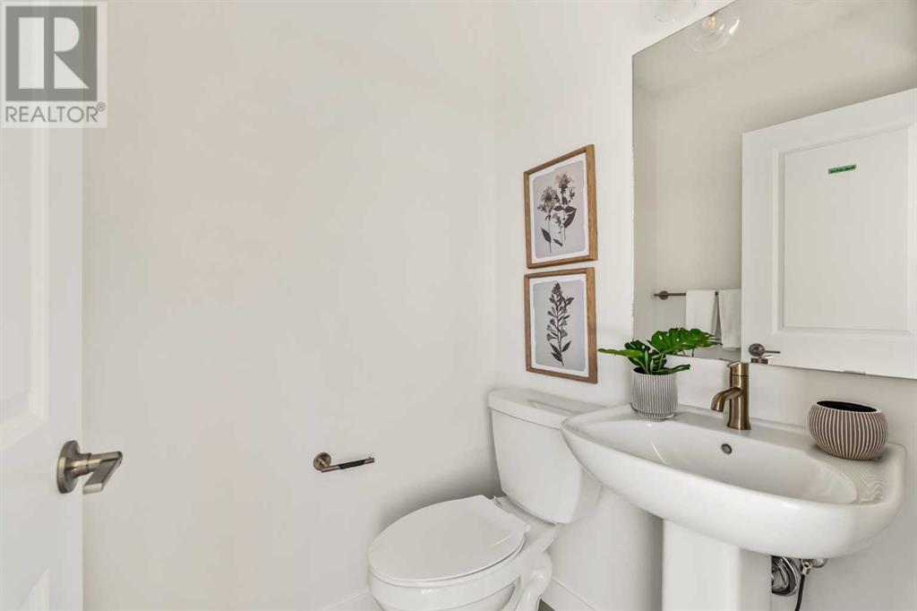 Single Family House for Sale in  Sovereign Heights SW Shaganappi Calgary 