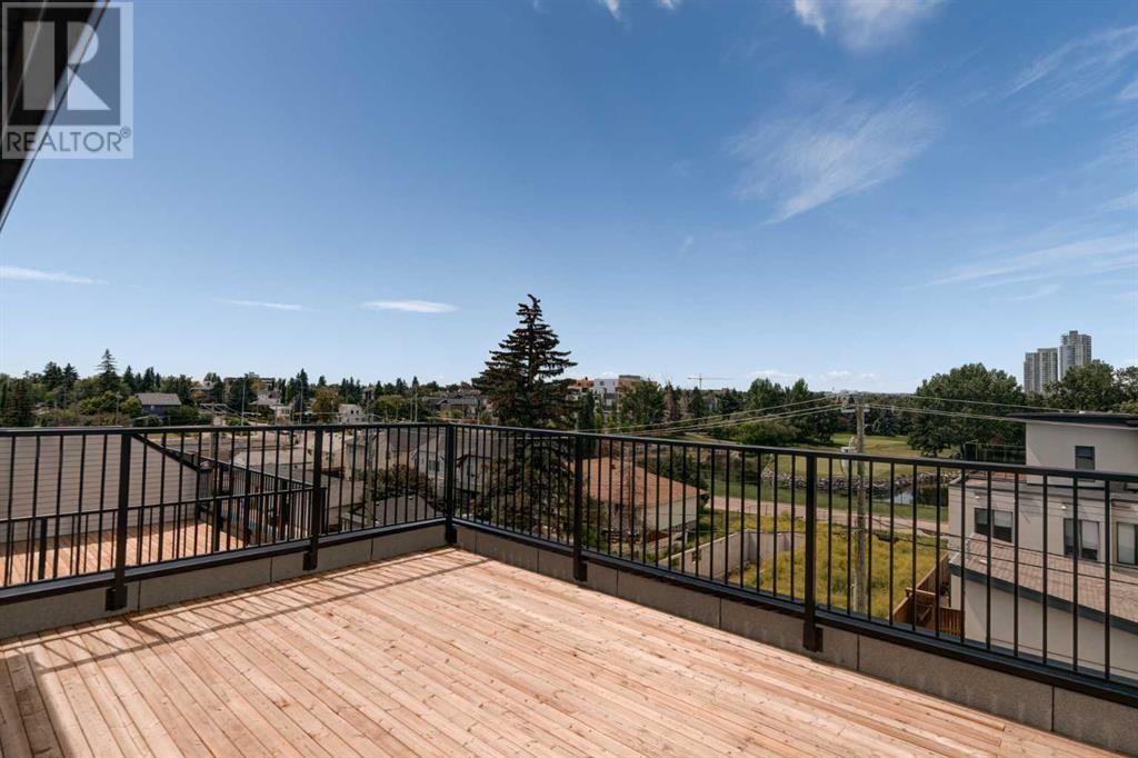 Single Family House for Sale in  Sovereign Heights SW Shaganappi Calgary 