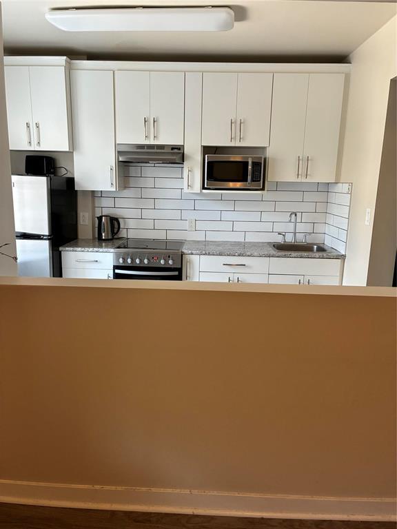 Photo 3 of 16 79 Smith Street, Winnipeg MB