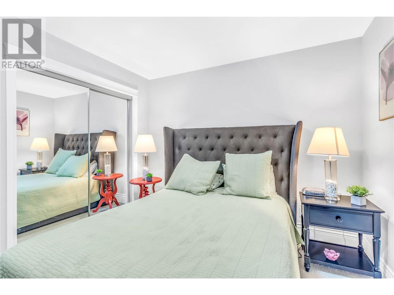 105 4450 GORDON Drive, Kelowna