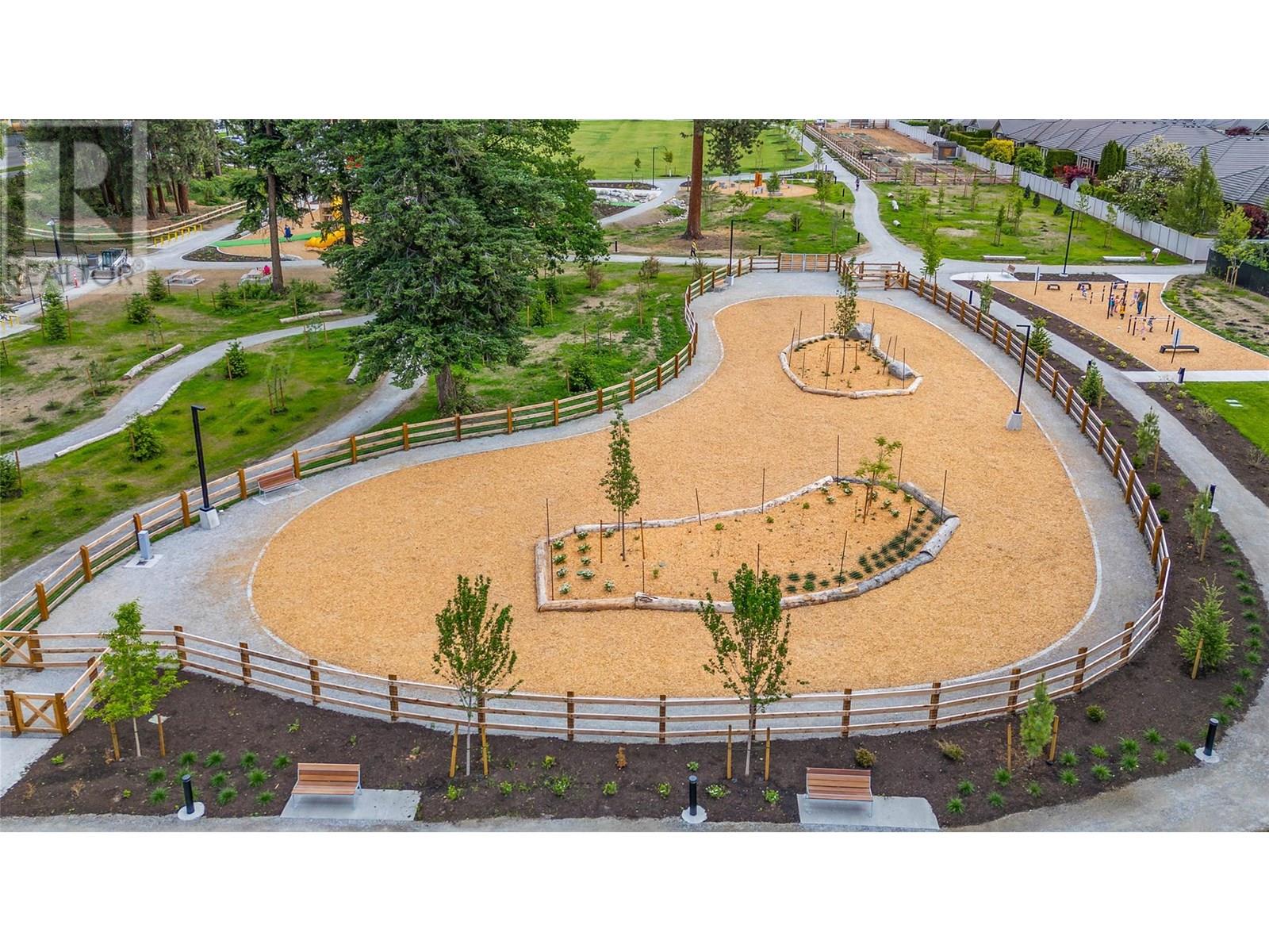 105 4450 GORDON Drive, Kelowna
