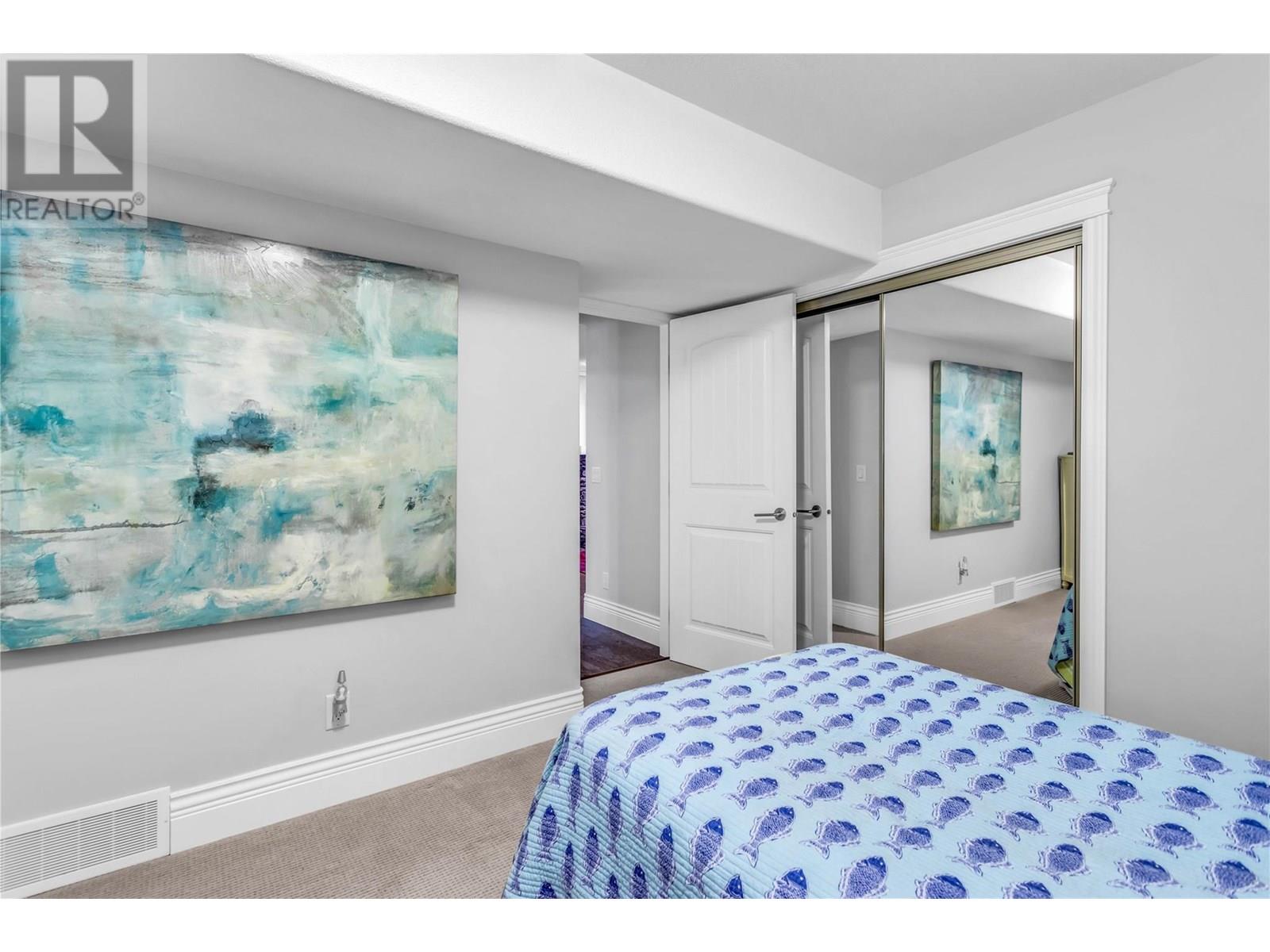 105 4450 GORDON Drive, Kelowna