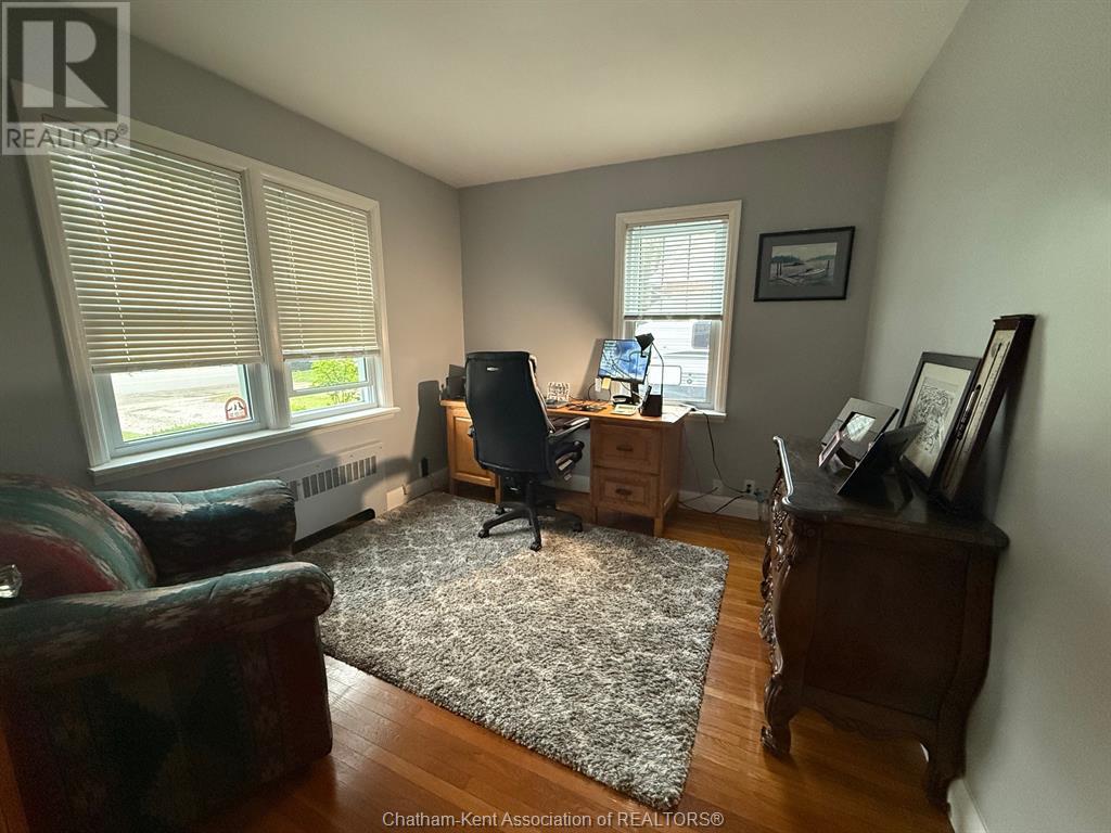 Photo 13 of 913 North Street, Dresden ON