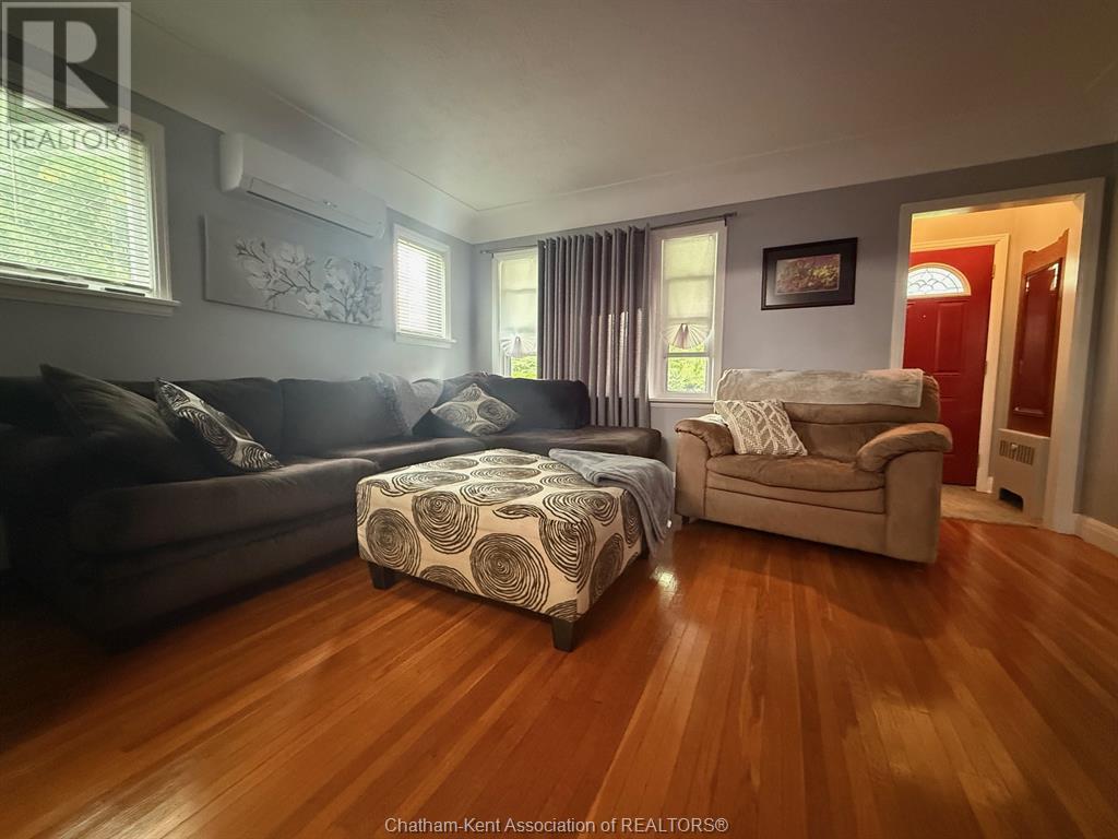 Photo 6 of 913 North Street, Dresden ON