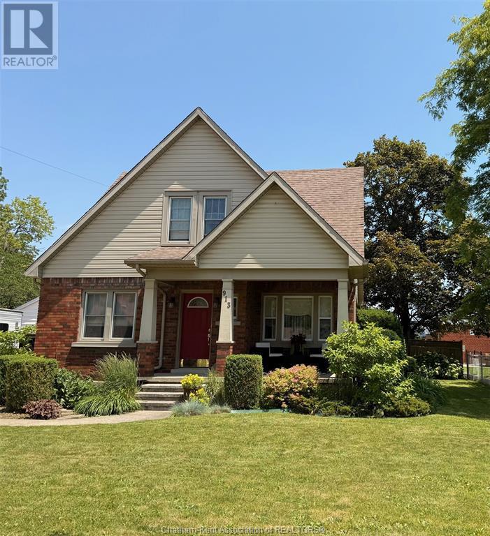 Photo 3 of 913 North Street, Dresden ON