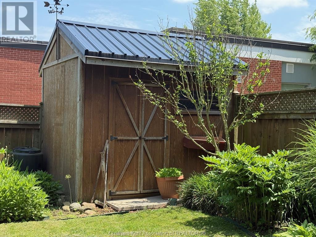 Photo 32 of 913 North Street, Dresden ON