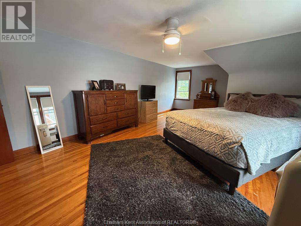 Photo 21 of 913 North Street, Dresden ON