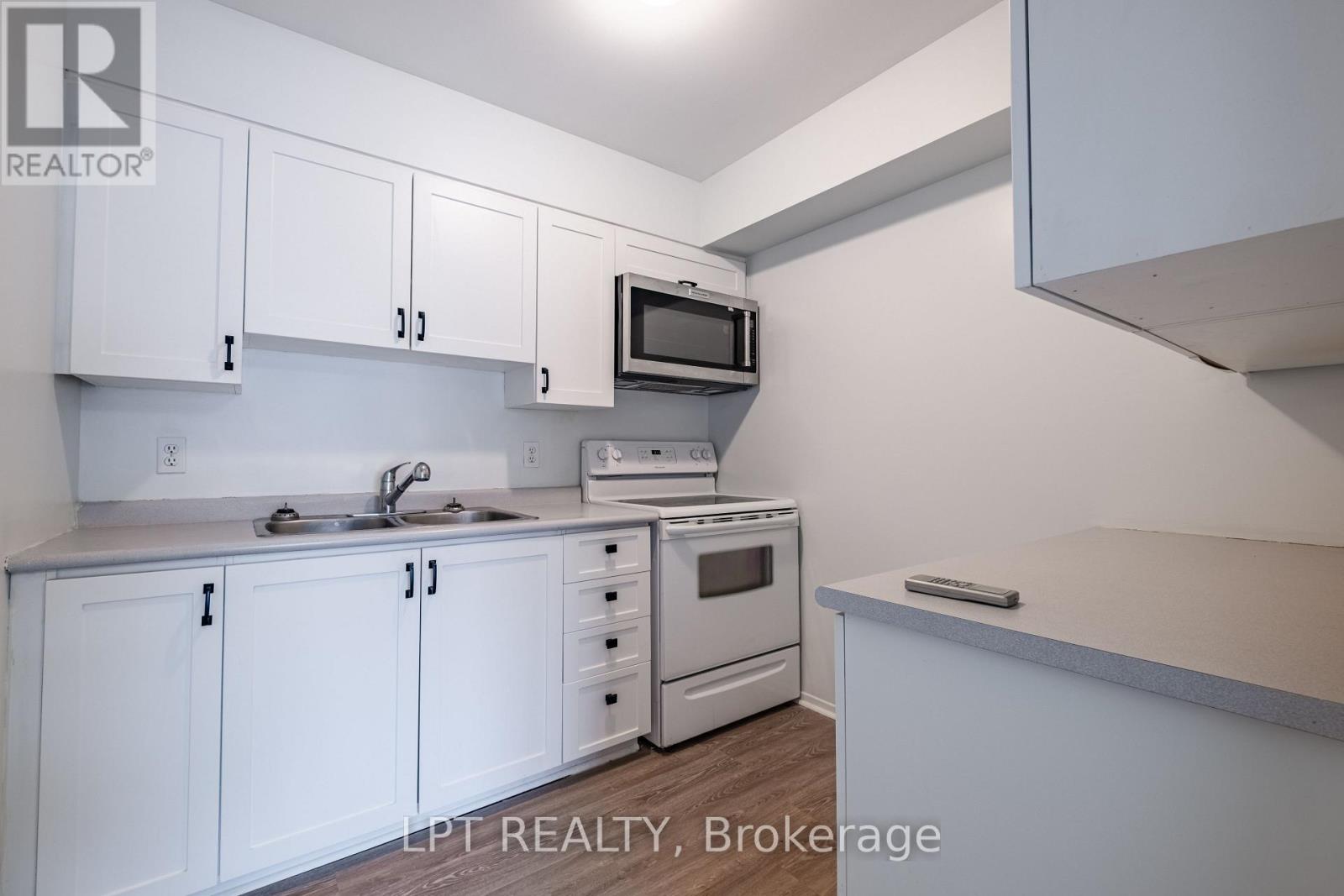 Photo 15 of 204 310 Kingsdale Avenue, Kingston ON