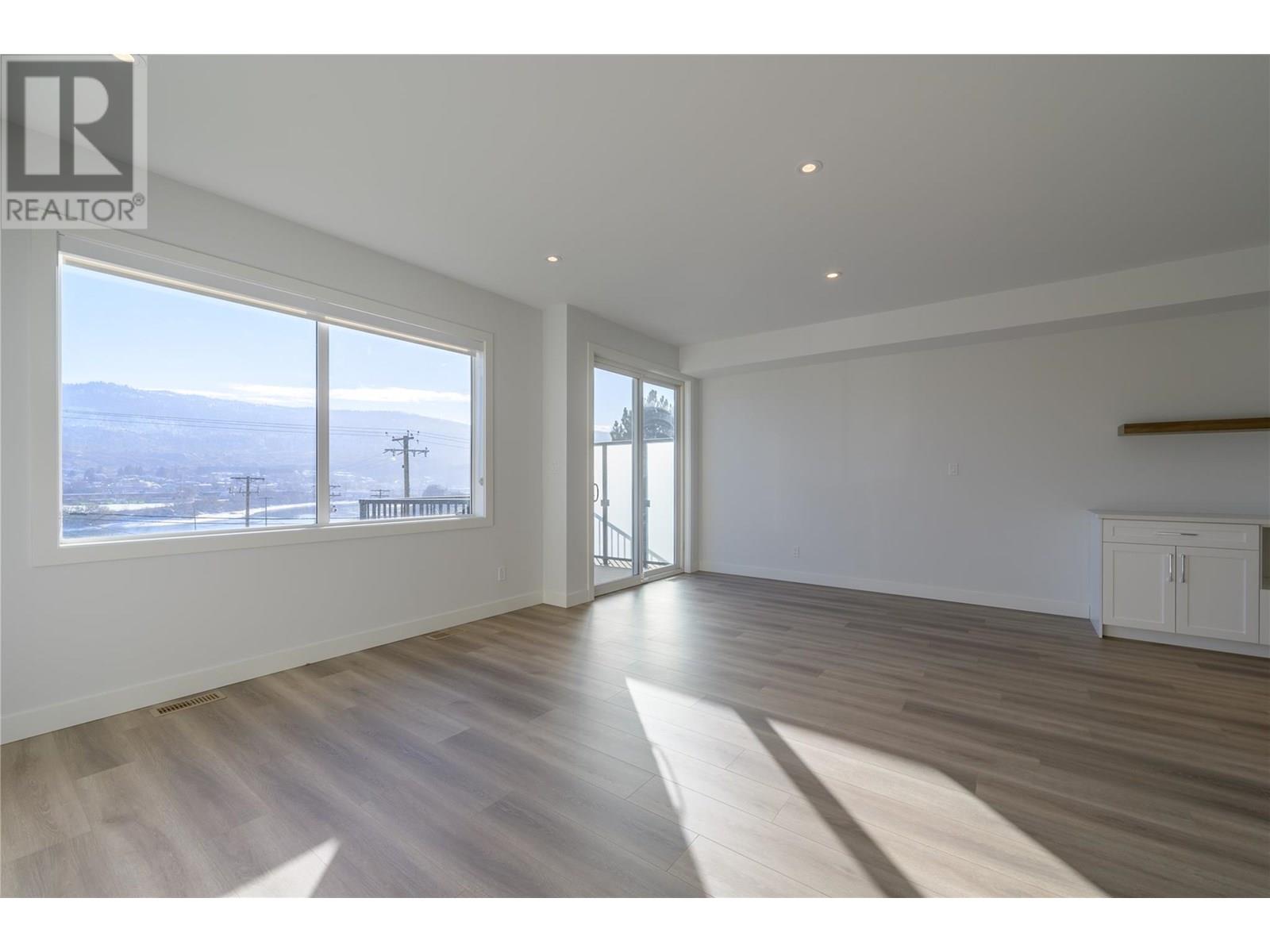 Photo 8 of 127 River Gate Drive, Kamloops BC
