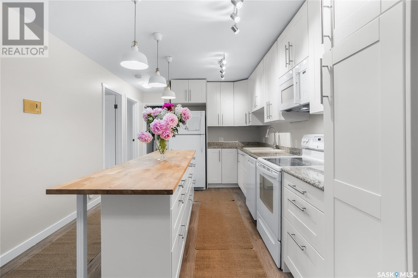 Single Family House Low rise for Sale in   Tait CRESCENT Saskatoon 