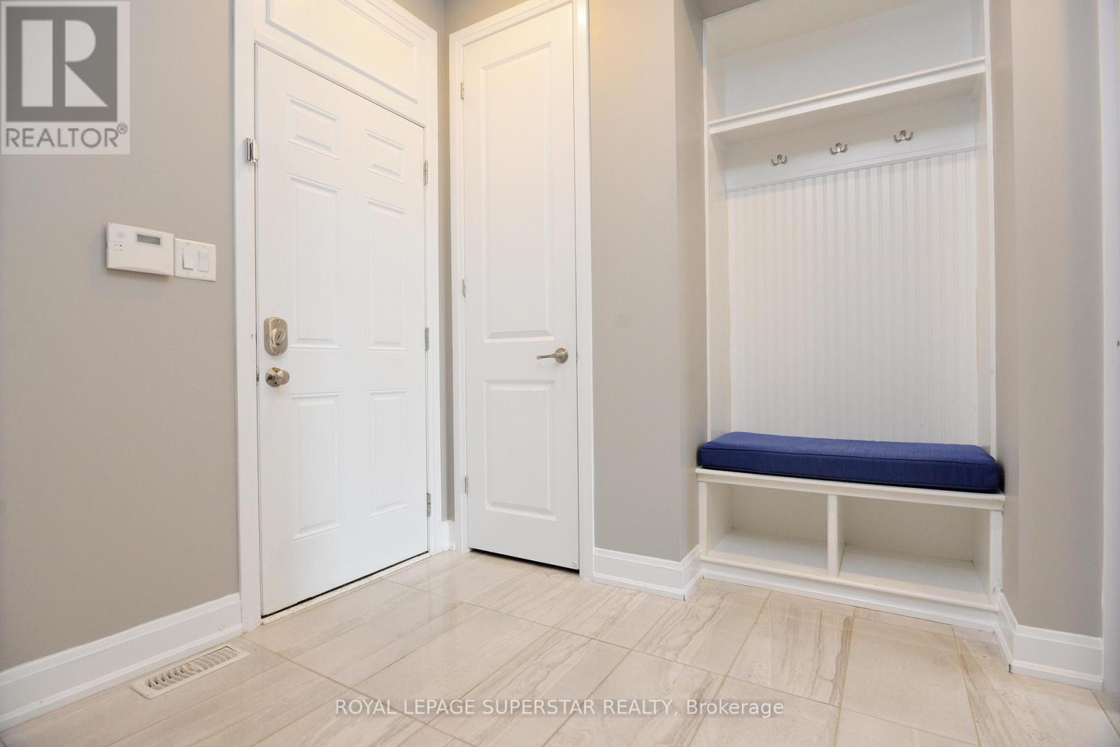 Photo 2 of 236 Cherryhurst Road, Oakville ON