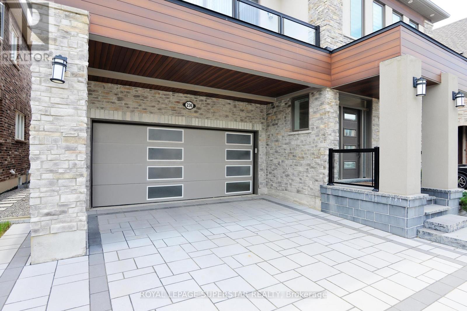 Photo 3 of 236 Cherryhurst Road, Oakville ON