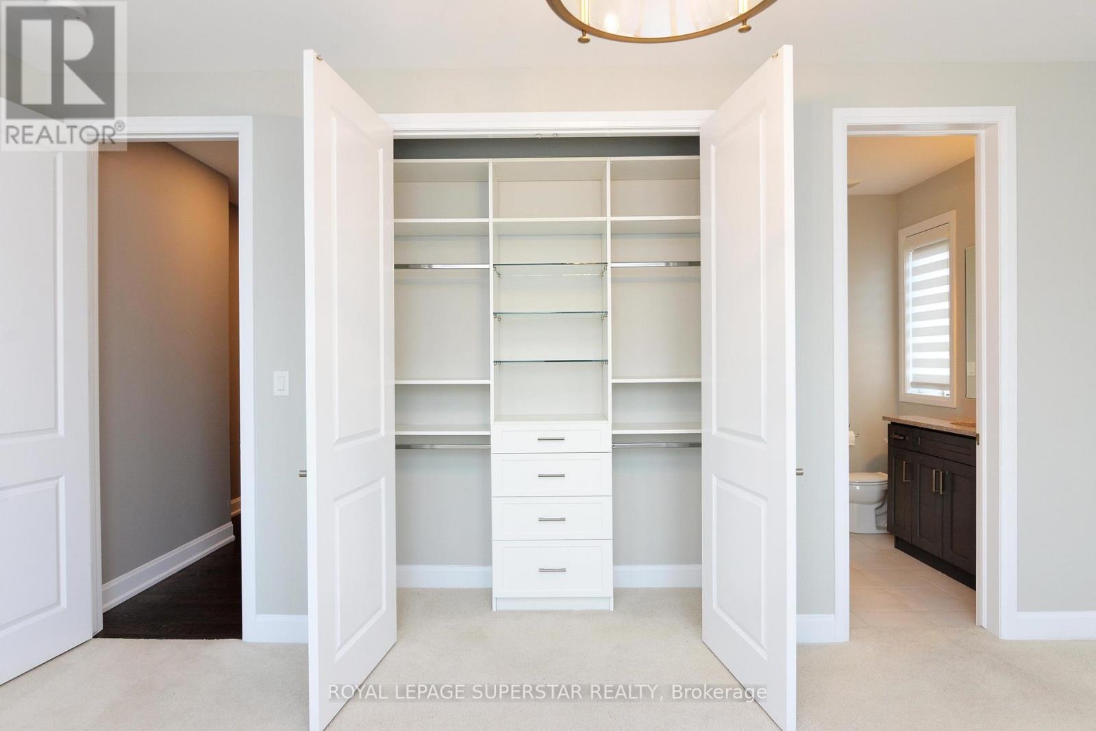 Photo 13 of 236 Cherryhurst Road, Oakville ON