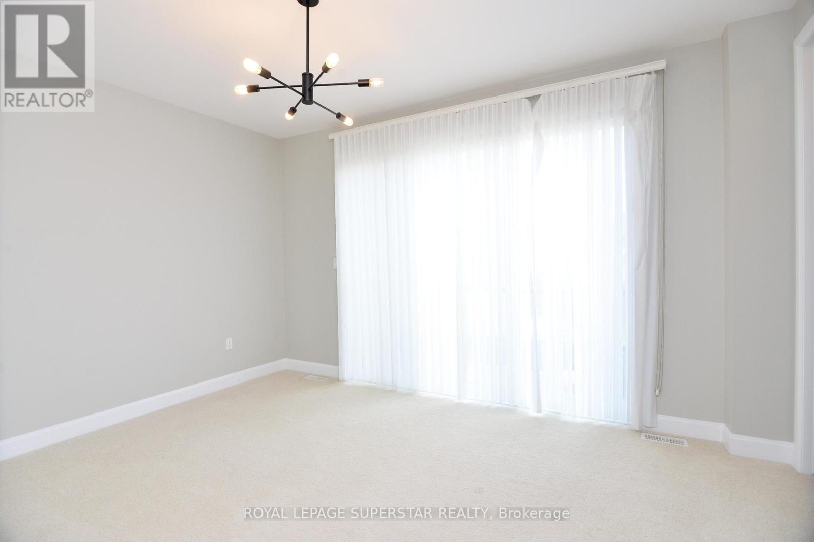 Photo 4 of 236 Cherryhurst Road, Oakville ON