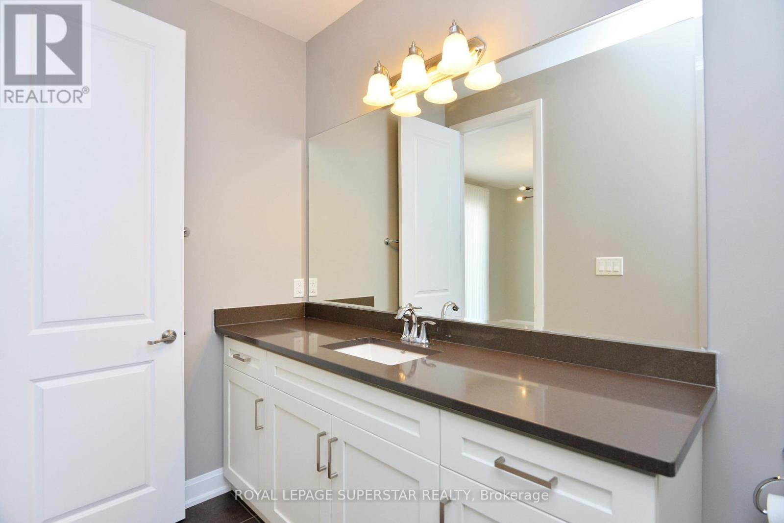 Photo 19 of 236 Cherryhurst Road, Oakville ON
