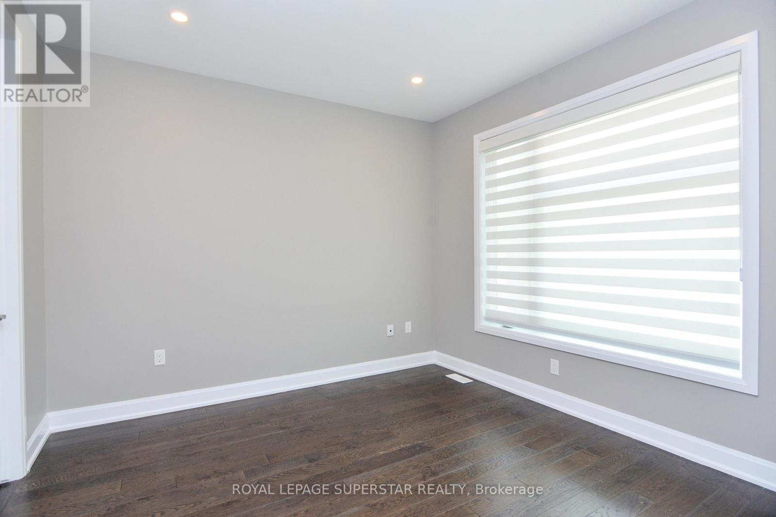Photo 7 of 236 Cherryhurst Road, Oakville ON