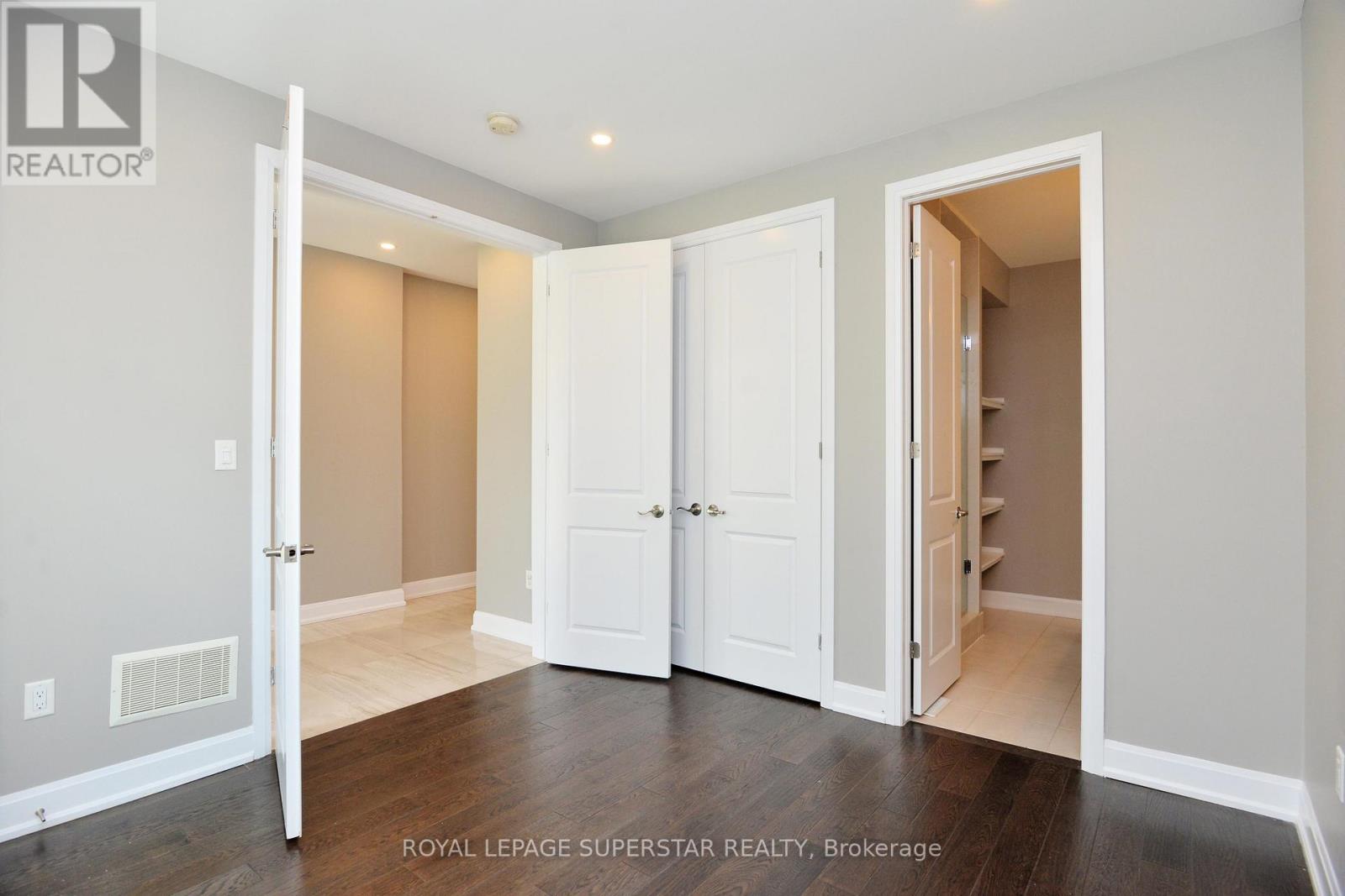 Photo 6 of 236 Cherryhurst Road, Oakville ON