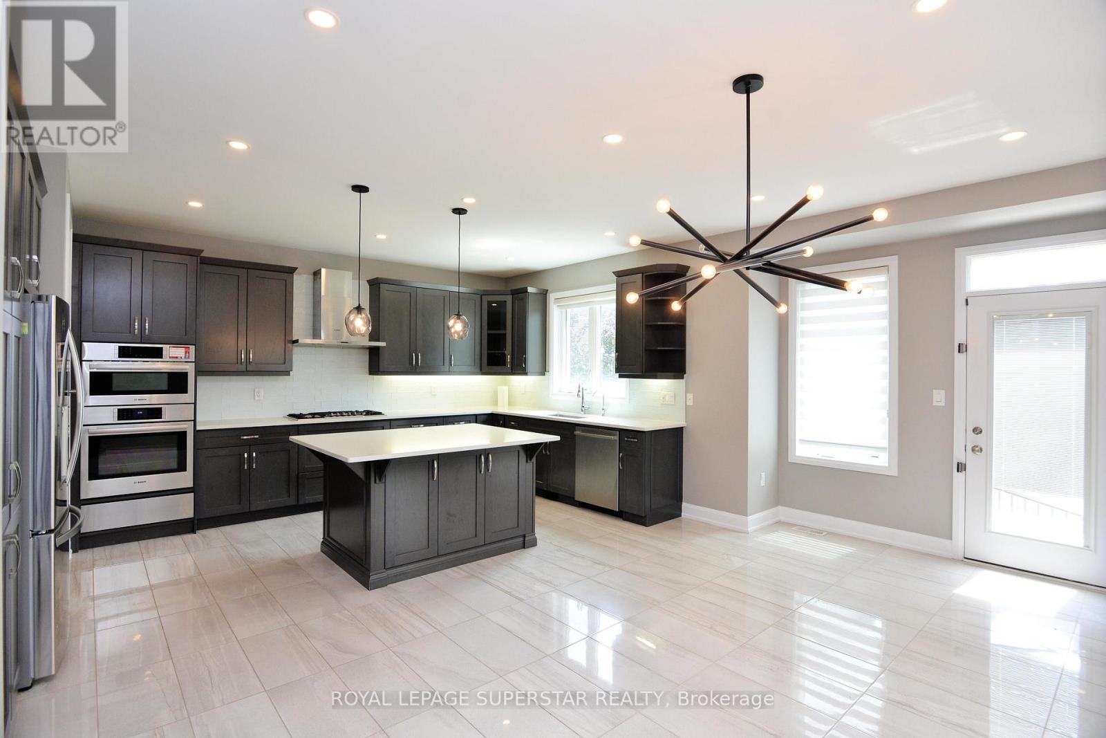 Photo 23 of 236 Cherryhurst Road, Oakville ON