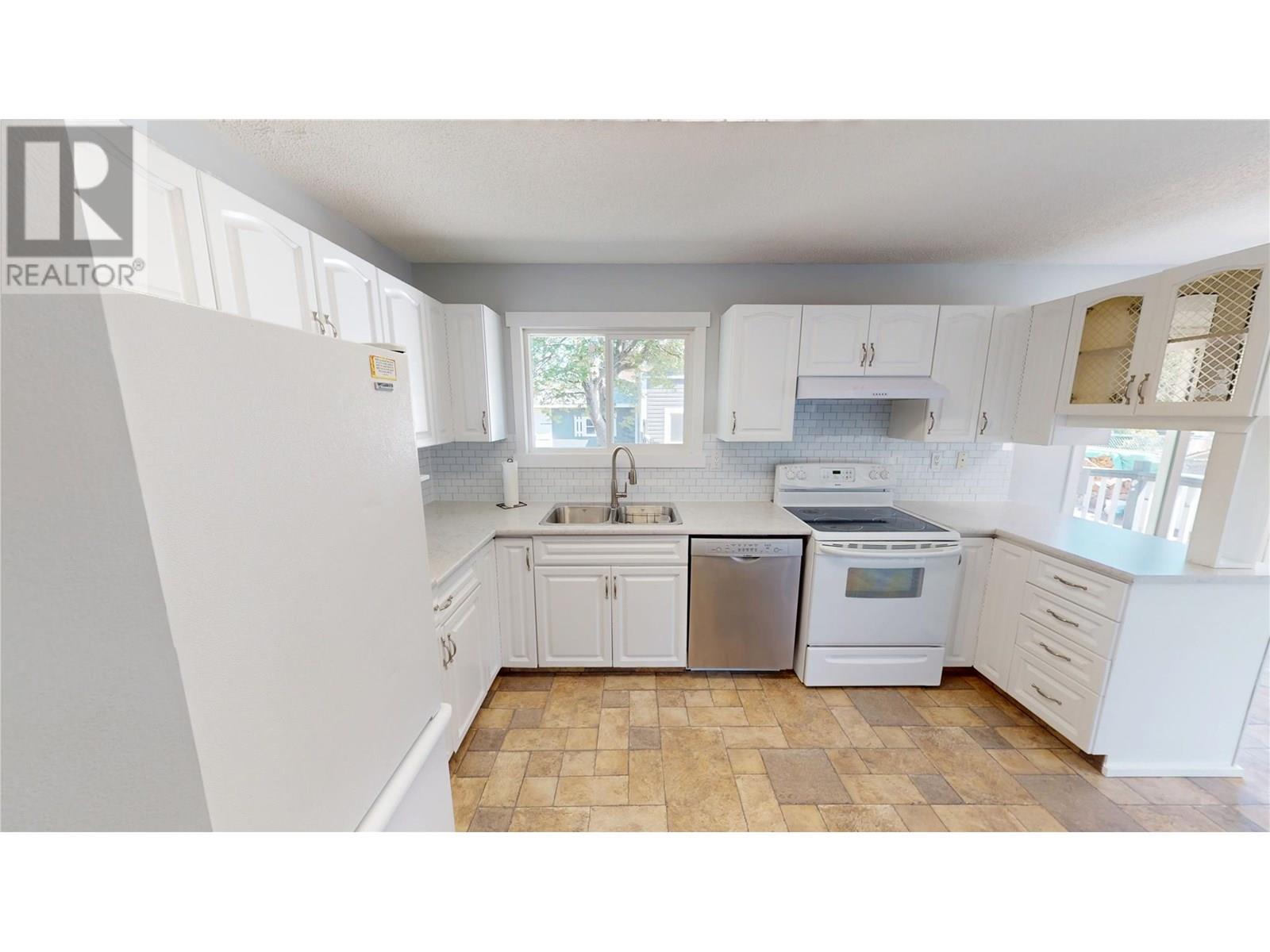 Photo 19 of 465 White Birch Crescent, Sparwood BC