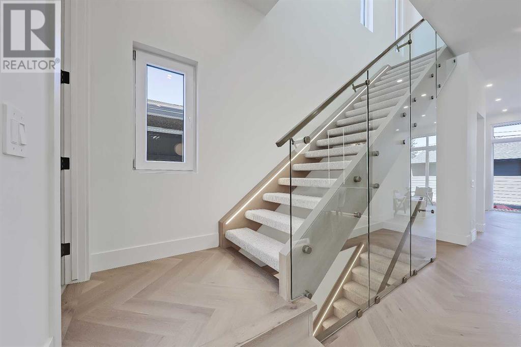 Single Family House for Sale in   Avenue SW North Glenmore Park Calgary 