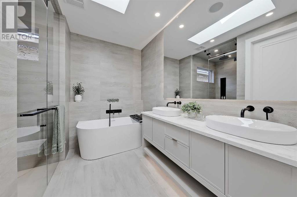 Single Family House for Sale in   Avenue SW North Glenmore Park Calgary 