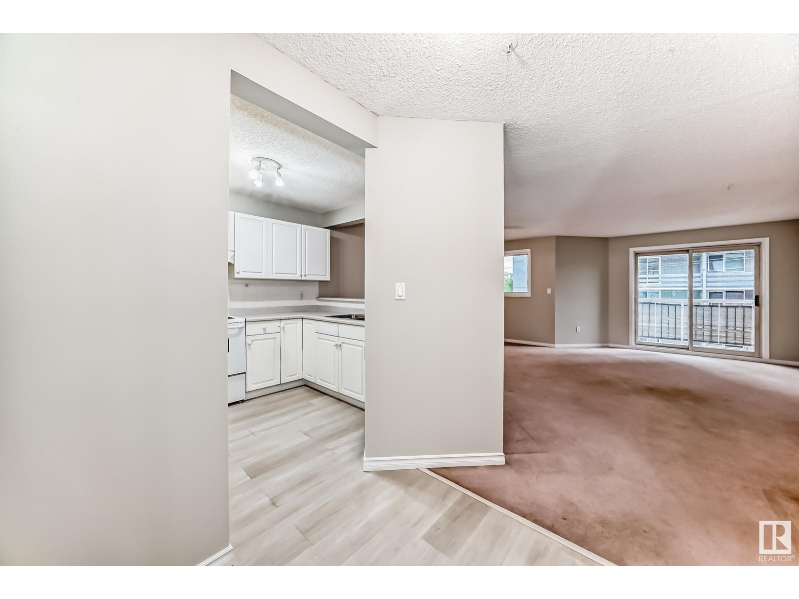 Photo 8 of 308 10153 117 St Nw, Edmonton AB