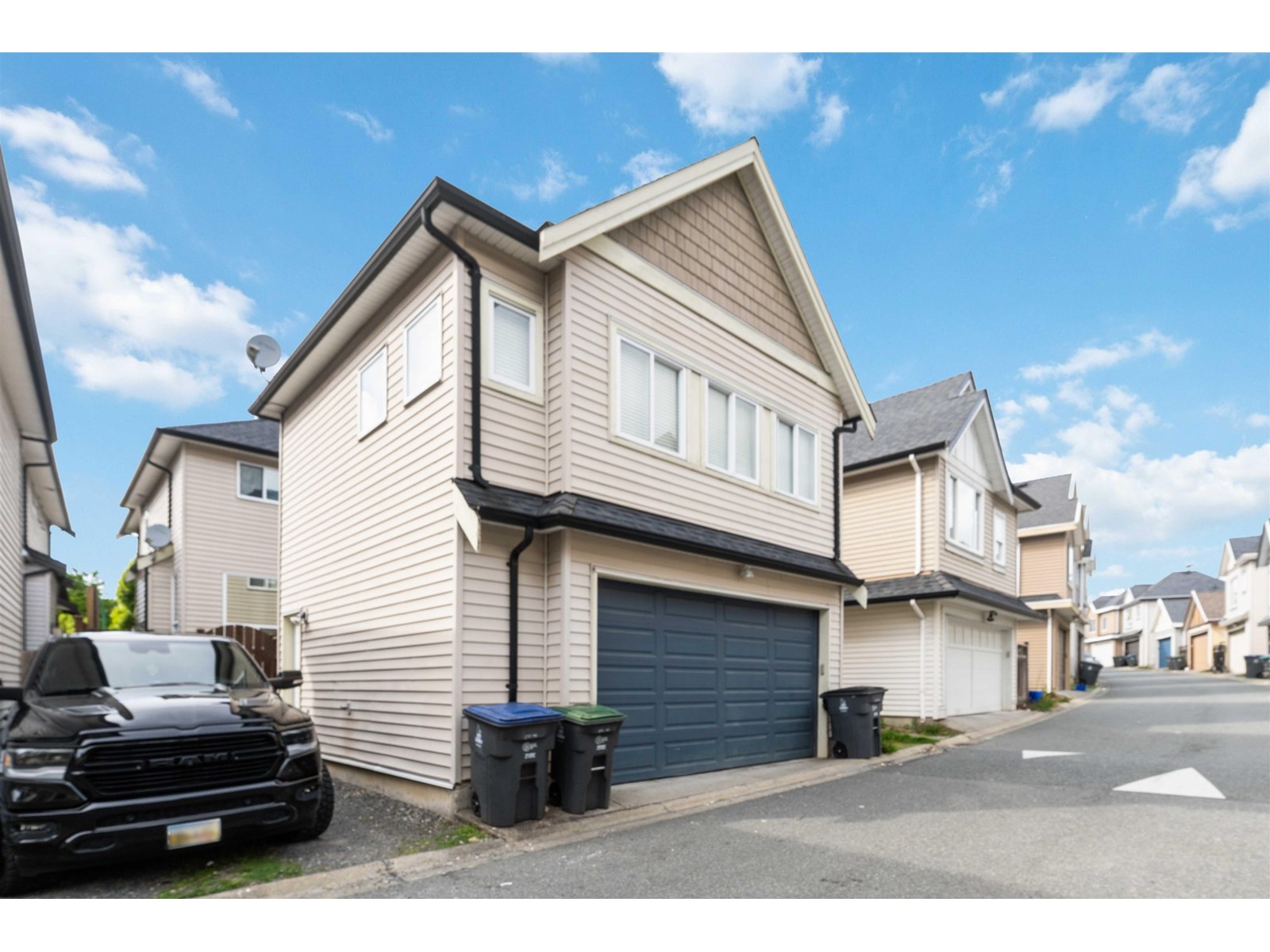 Photo 3 of 6750 191 A Street, Surrey BC
