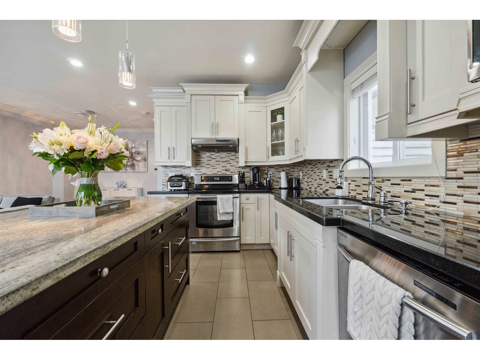 Photo 11 of 6750 191 A Street, Surrey BC